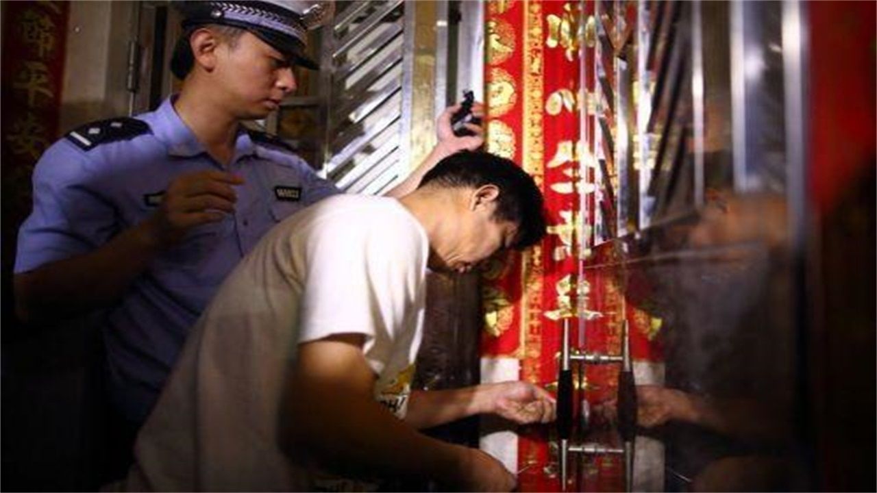 仁怀请开锁师傅开了锁后，师傅